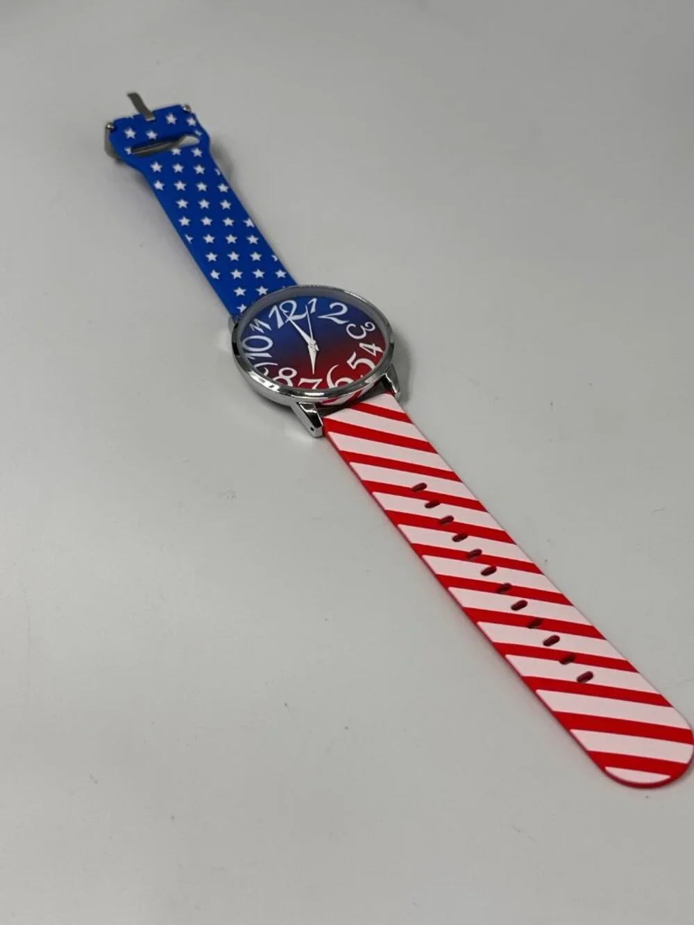 Patriotic Women Watch Silver Tone Red White Stars Stripes Band New Battery